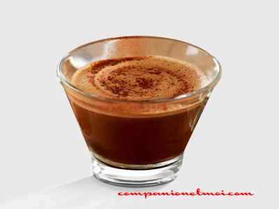 Chocolat au lait de coco et perles de tapioca