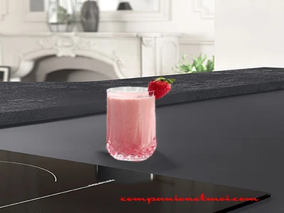 milk-shake à la fraise et à la noix de coco