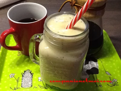 Smoothie ananas banane coco