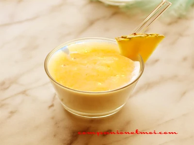 Smoothie ananas pêche banane