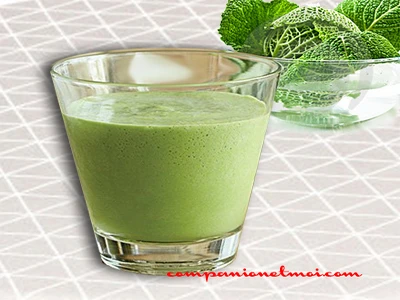 Smoothie poire orange banane et chou frisé