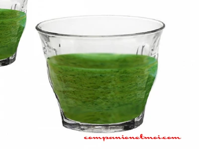 Smoothie vert mangue banane épinard