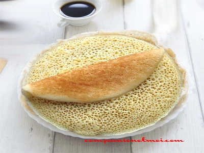 Crêpes vegan aux amandes sans sucre aux mille trous