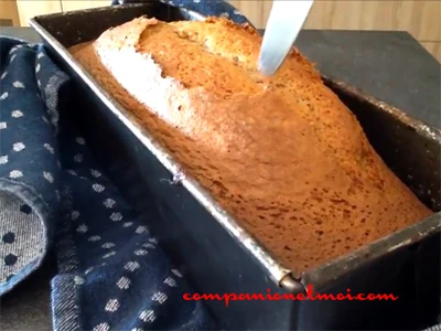 Gâteau au yaourt et aux fruits secs