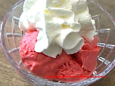 Glace maison à la fraise