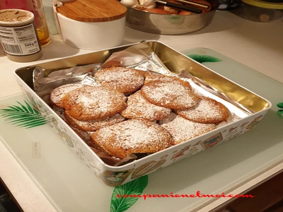 Petits gâteaux à la poudre de noisettes