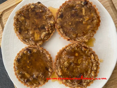 Tartelettes aux pommes raisins secs et noix