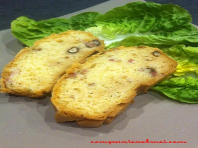 Cake aux lardons et aux noix sans gluten
