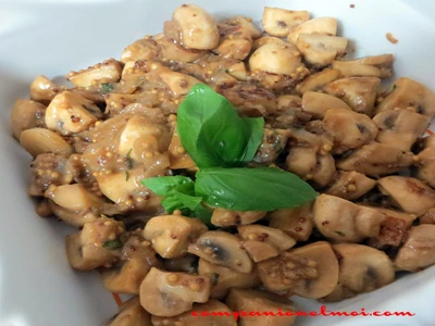 Champignons à la stroganoff