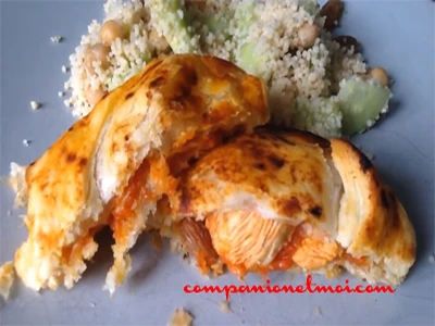 Feuilletés arabes au poulet et aux raisins secs