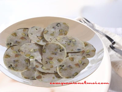 Galantine de poulet aux pistaches