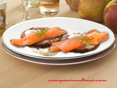 Galettes de graines de sarrasin au saumon fumé