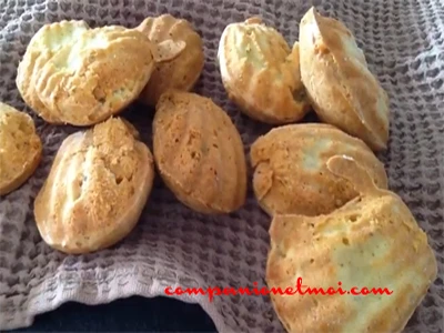 Madeleines apéritives à la moutarde et au fromage