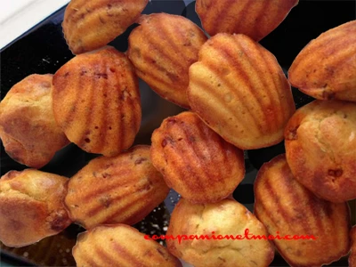 Madeleines apéritives au chorizo et romarin