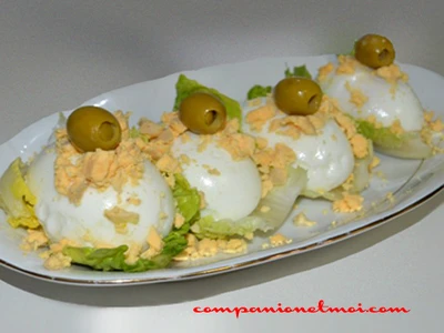 Oeufs aux crevettes et au thon