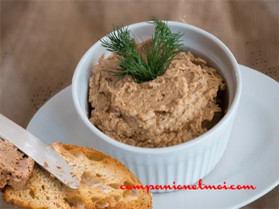 Pâté de foies de poulet au vin blanc