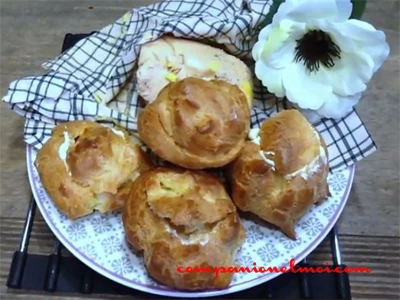 Petits choux à la mousse de foie gras