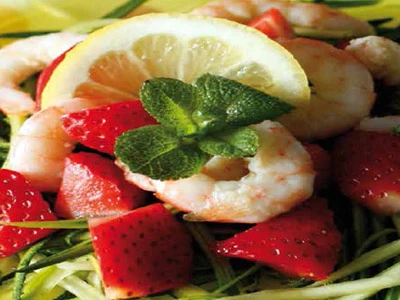 Salade de crevettes courgettes et fraises