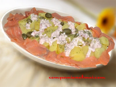 Salade de pommes de terre au saumon fumé sauce raifort