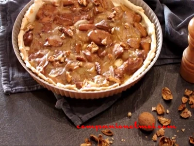 Tarte aux girolles et aux noix
