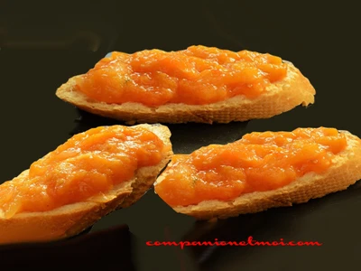 Toasts végétariens courge et tomate