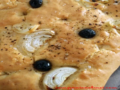 Fougasse oignon et olives noires