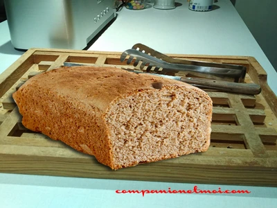 Pain d'épeautre aux graines de chia