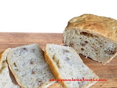 Pain de mie à la farine d'épeautre et aux noix