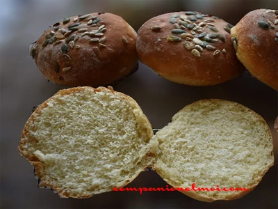 Pains à la farine d'épeautre pour burgers maison