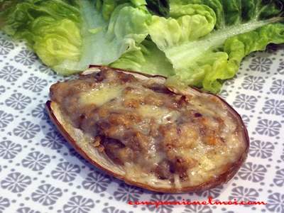 Aubergines farcies au poulet