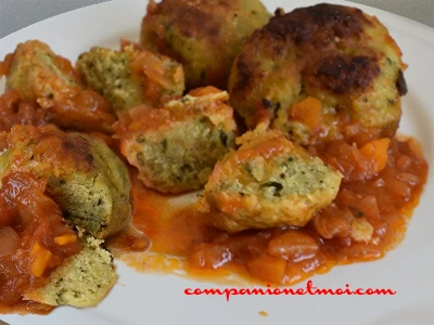 Boulettes de courgettes et sauce tomate