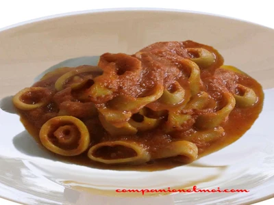 Calamars au cointreau et sauce tomate