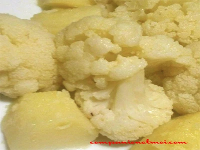 Chou-fleur et pommes de terre vapeur