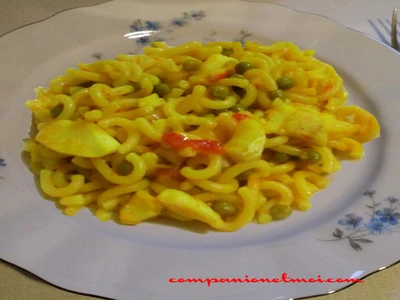 Coquillettes aux petits pois et merlu