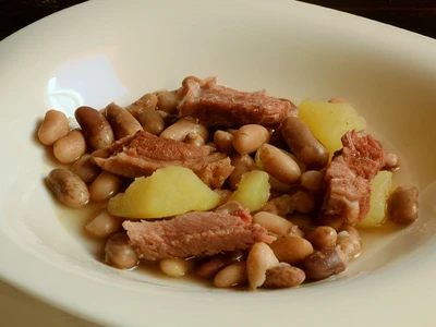 Echine de porc aux haricots blancs