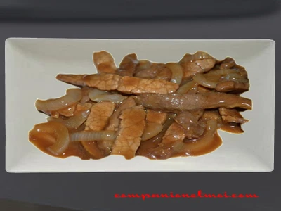Emincé de veau aux oignons