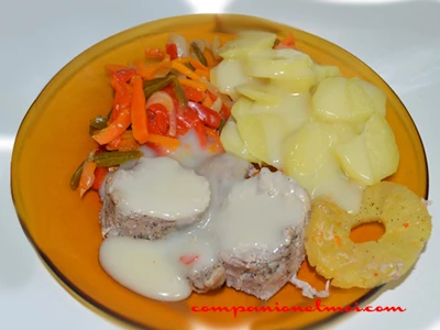 Filet de porc à l'ananas et légumes