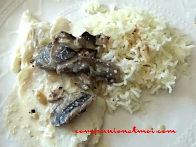 Filets de cabillaud vapeur à la crème et aux champignons