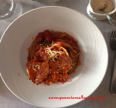 Joue de bœuf à la sauce tomate et spaghetti