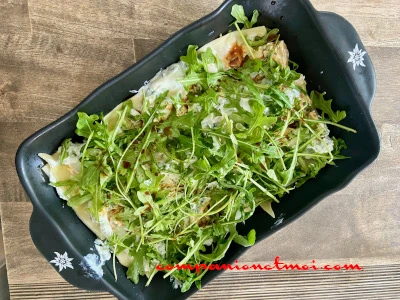 Lasagnes fraîches au chèvre, abricots secs et roquette