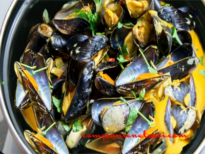 Moules à l'indienne au curry et au lait de coco