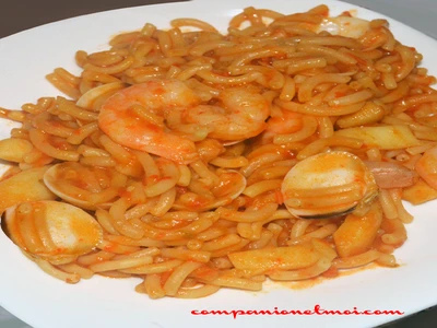 Pâtes aux crevettes et palourdes
