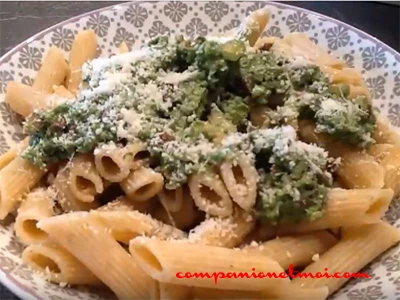 Penne aux épinards et amandes