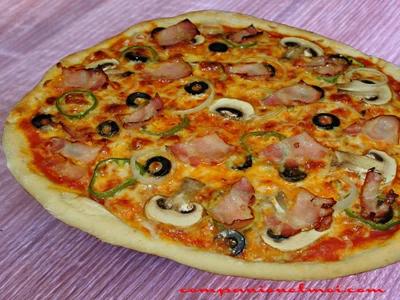 Pizza bacon et champignons