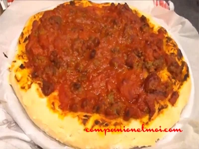 Pizza bolognaise