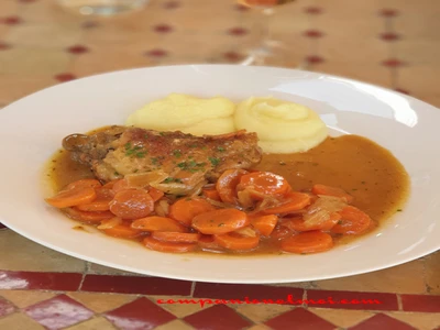 Poulet à la moutarde et au miel et carottes à la bière