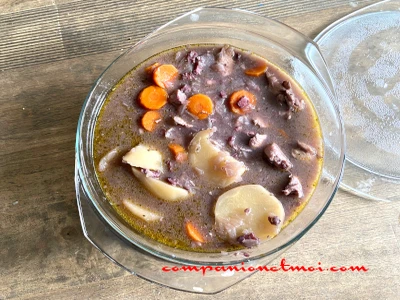 Poulet au vin rouge