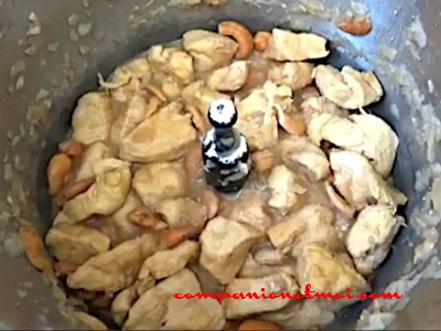 Poulet sucré salé aux noix de cajou