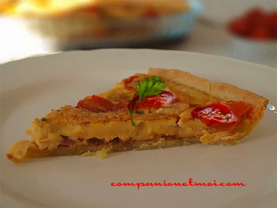 Quiche à la tomate et aux trois fromages
