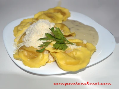 Raviolis aux fromages sauce parisienne